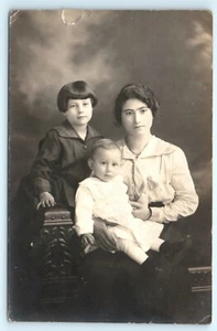 POSTCARD RPPC Mother with Children 1918-30 Named Studio Photo - Picture 1 of 2