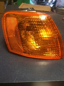 1997 Volkswagon Jetta Turbo Front RightTurn Signal Lens - Picture 1 of 12