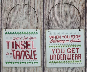 Juego de 2 colgantes de pared de Navidad Primitives By Kathy decoración 4" x 4" vacaciones - Imagen 1 de 7