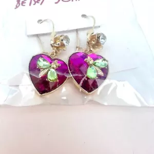 BETSEY JOHNSON Gold Tone & Fuchsia Crystal Heart Drop Earrings Flower & Bug NWT - Picture 1 of 5