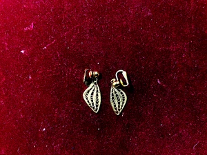 Vintage Trifari Cannetille Gold Tone Filigree Clip On Earrings - Picture 1 of 4