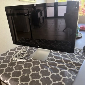 Apple Thunderbolt Display 27" A1407 Widescreen Monitor 2560x1440  Good!! - Picture 1 of 9