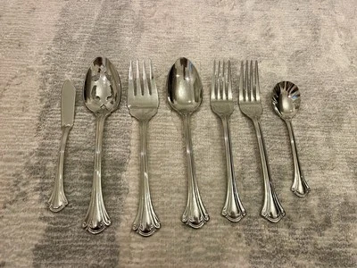 Wallace RESPLENDENCE 18/10 cubiertos de acero inoxidable piezas para servir mantequilla 7 tenedores Foto 1 de 4