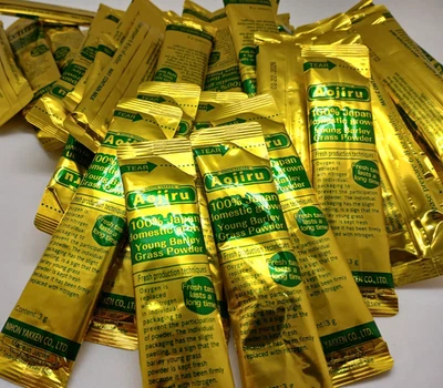 Polvo de hierba de cebada 100 % Golden Aojiru - 50 paquetes individuales, verde japonés Foto 1 de 4