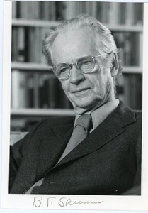 B. F. Skinner- Vintage Signed Photograph (Famed Harvard Psychologist) - Picture 1 of 1