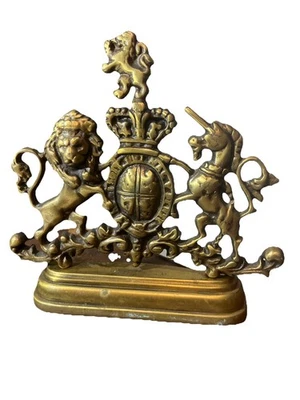 Tapón de puerta de latón escudo de armas real del Reino Unido. Foto 1 de 4