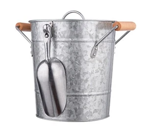 "Cubo de hielo galvanizado con asas de madera: ¡dije rústico para delicias frías!" - Imagen 1 de 3