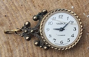 Seltene vergoldete Uhr mit Anhänger "Чайка" - Bild 1 von 4