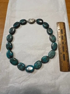 18" WHITNEY KELLY TORQUOISE NECKLACE STERLING SILVER CLASP w/ A CRACKED TORQUISE - Picture 1 of 4