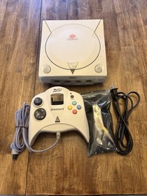 Sega Dreamcast w/ Controller And Cables