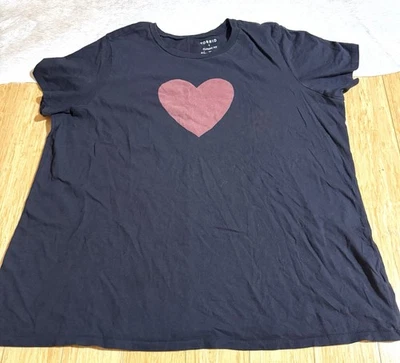 Torrid Super Soft Black Red Heart Graphic Print Short Sleeve Women’s Size 1X - Image 1 of 4