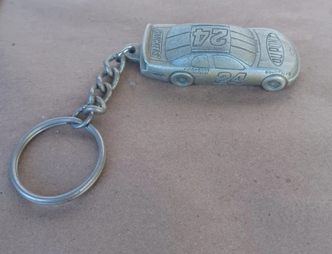 Vintage 90s Jeff Gordan # 24 Pewter Key Chain Fan Fueler Action Performance Co Cover