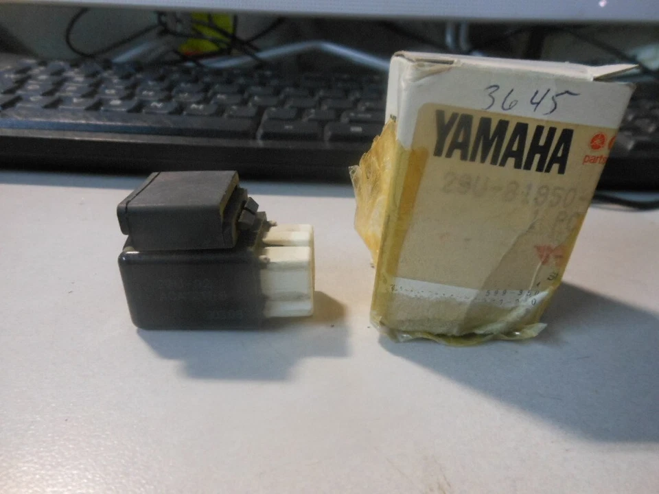 Conjunto de relé Yamaha 90 TW200 88 YFM80 91 YFM350 29U-81950-92 NUEVO DE STOCK Foto 1 de 4