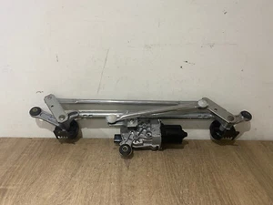 NISSAN X TRAIL T33 AUTO WIPER MOTOR AND MECHANISM 3627 C161A - Picture 1 of 2