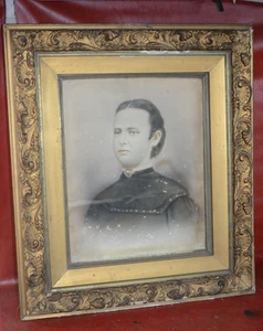 Vintage Bilderrahmen Holz verziert geschnitzt gold vergoldet Frauenportrait auf Stoff um 1800 - Bild 1 von 24