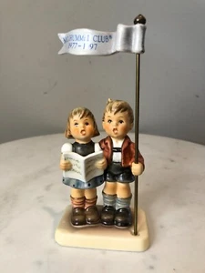 1997 Hummel Club Goebel Germany Figurine "Celebrate with Song" #790 TMK-7 6-3/4" - Picture 1 of 8