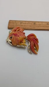 Vintage Hattie Carnegie Goldfish Fish Pin Brooch Orange Lucite Unsigned - Picture 1 of 15