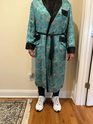 Auténtica bata china para hombre Foto 1 de 3