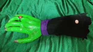 ANIMATED HALLOWEEN CREEPY ROLLING / MOVING GREEN ARM - Picture 1 of 5
