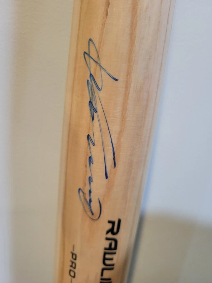 Vladimir Guerrero Sr Signed Bat and Signed Card - Image 1 of 3