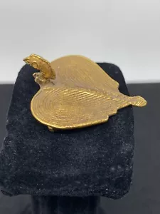 RARE VINTAGE 50s ALVA STUDIOS/ MUSEUM GOLD TONE BROOCH - Picture 1 of 4