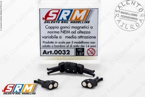 SRM-0032 - H0 1:87 - Coppia ganci magnetici ARGENTO a norma NEM a media attrazio - Foto 1 di 3
