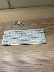 APPLE WIRED COMPACT KEYBOARD A1242 - USB PORTS, WHITE/SILVER - Picture 1 of 12