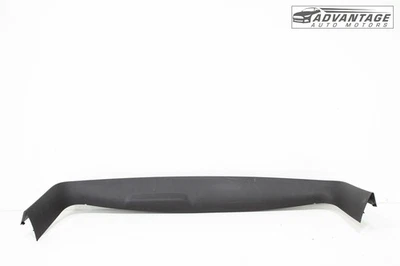 2015-2020 GMC YUKON ЗАДНЯЯ ВНУТРЕННЯЯ ВЕРХНЯЯ ПАНЕЛЬ ОТДЕЛКИ ПОДЪЕМНОГО БОРТА 84299959 OEM - Изображение 1 из 4