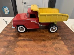Camión de volteo Tonka 1965-66 rojo y amarillo todo original 😎 - Imagen 1 de 18