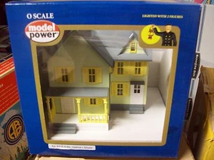 Model Power O Buildings Dr Andrew's House Built Up Lighted w' Figures 6373 - Picture 1 of 1