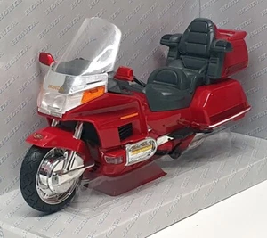 New Ray 1/12 Scale 49203 - Honda Gold Wing SE Motorbike - Deep Red - Picture 1 of 5