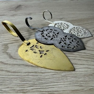 2 Silverplate Embossed Finger Loop Pie Cake Servers and 1 Silver Toned Lot of 3 - Picture 1 of 21