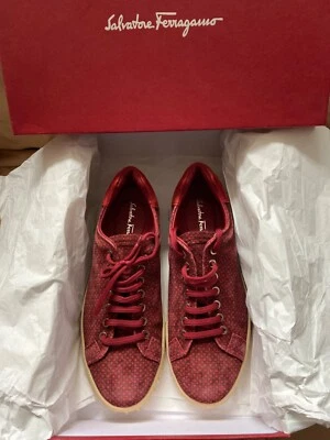 $695 Nuevo Auténtico Salvatore Ferragamo Gancini Estampado Gamuza Tenis EE. UU. 7,5 M Foto 1 de 4