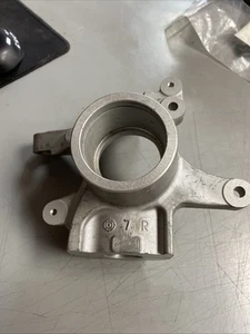 Suzuki King Quad 750 08 Knuckle Spindle Right Front 51231-31G00 NOS TS1 - Bild 1 von 5