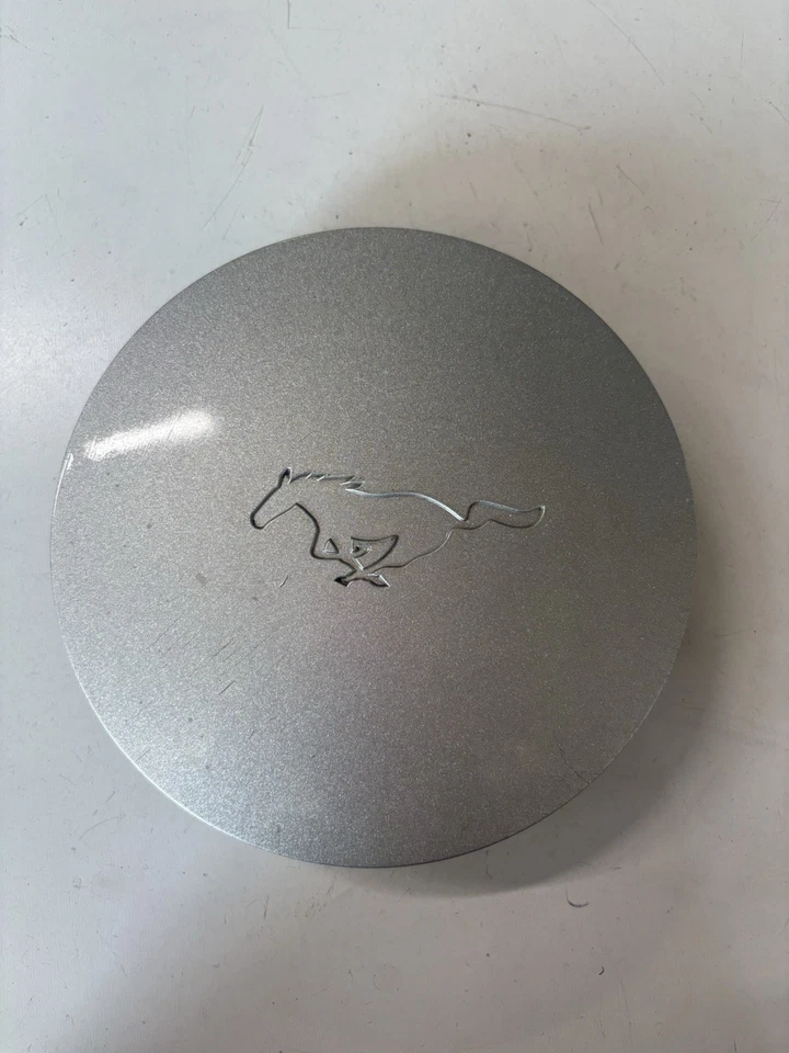 (1) Tapacubos central de rueda Ford Mustang 1996-2000 OEM F6ZC-1A096-BA Foto 1 de 3