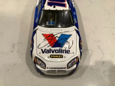 SCOTT RIGGS AUTOGRAPHED 2005 DODGE CHARGER VALVOLINE STANLEY DIECAST & CARD - Image 1 of 4