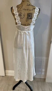NWOT Oscar De La Renta White Satin Slip Dress Negligee small. 442 - Picture 1 of 6
