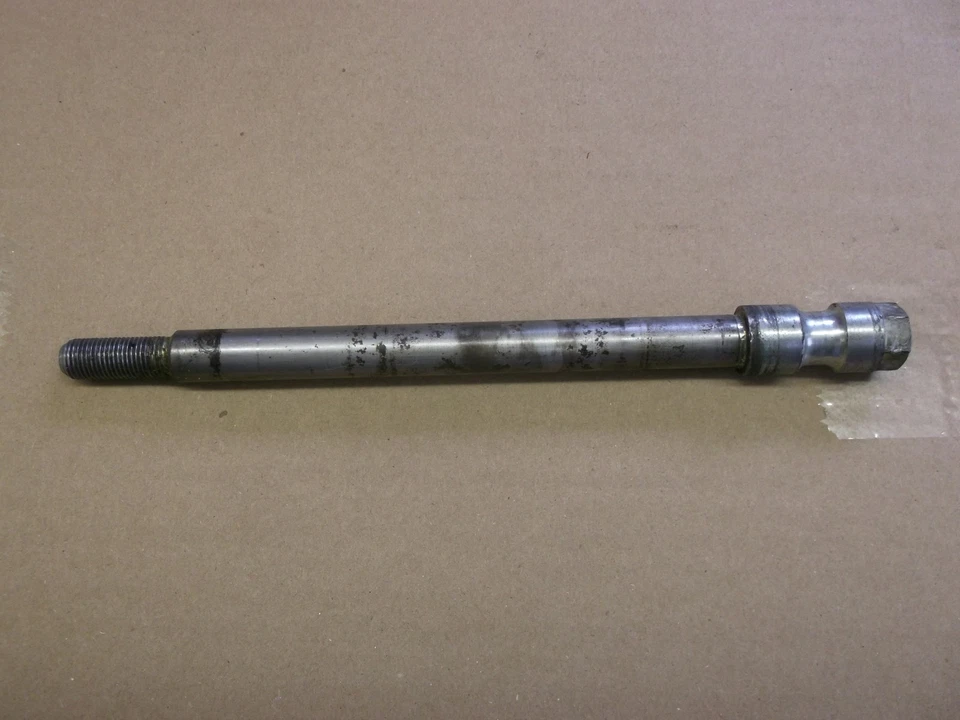 Honda CB650SC Nighthawk 1983 eje delantero Foto 1 de 1