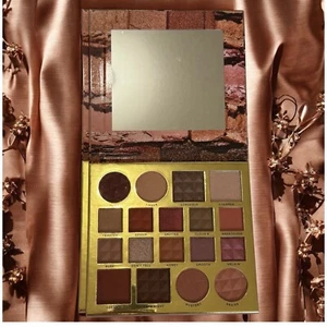 Nicole Miller Nuova Palette di Ombretti Nudi Crush - Foto 1 di 11