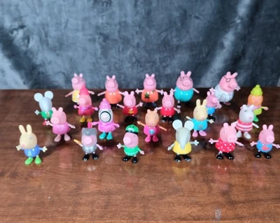 Lote de 22 figuras de juguete Peppa Pig familia y amigos colección personajes posables  Foto 1 de 4