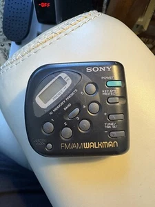 Vintage Sony FM/AM Walkman Portable Radio With Belt Clip - Picture 1 of 6