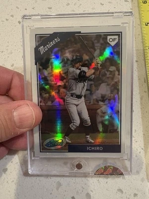 2009 eTopps MLB Ichiro Suzuki Card Serial #606/749 in Protector Topps - Image 1 of 3