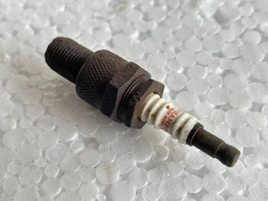 An Old Champion Bujía N.7 OUTOPARTS Hecho en Inglaterra COLECCIONABLE - Imagen 1 de 12