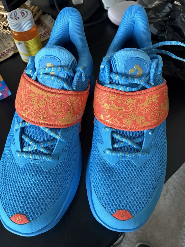 10.5M - Under Amour -  Curry Fox 1 Happy Fox Day - new no box. - Image 1 of 4