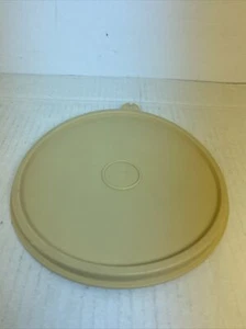 Tupperware Replacement Lid Round Tan Beige #227-43 - Picture 1 of 3