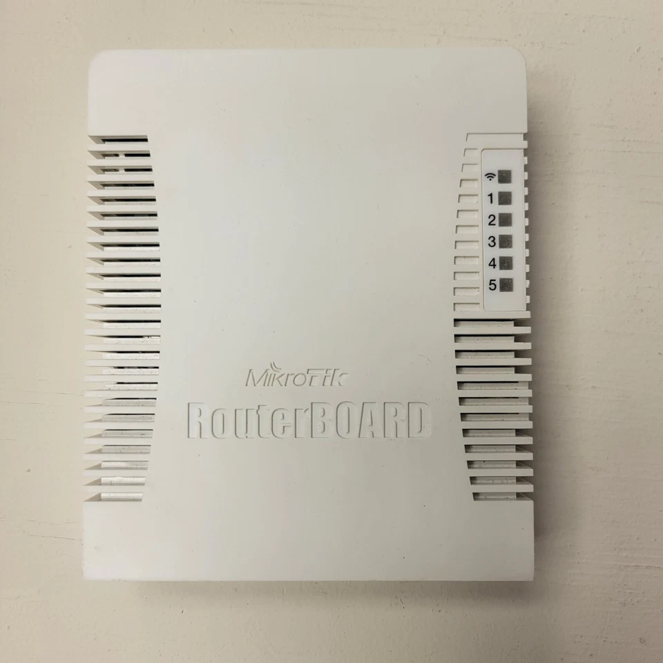 Mikrotik RouterBoard RB951G-2HnD Wireless AP Router 5-Port GbitLAN w/ Adapter  - Image 1 of 4
