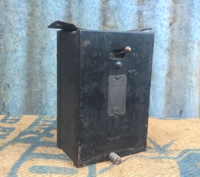 VINTAGE INDUSTRIAL SINGER SEWING MACHINE ON/OFF SWITCH PART - image 1 of 4