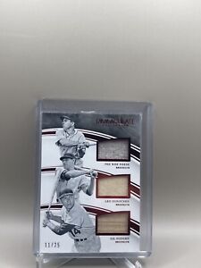 2016 Immaculate Pee Wee Reese Durocher Hodges Dodgers Sp Triple Relics /25