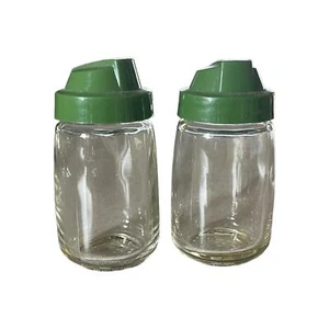 Vintage Federal Housewares Glass Salt & Pepper Shakers Green Plastic Tops MCM - Picture 1 of 2