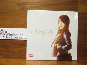 Augusta Ray - Picture 1 of 2